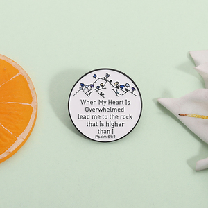 Christian Bible Verse Esmalte Pin Me lleva a la roca Broche Fe Insignia Accesorios de joyería Regalo para amigos al por mayor - Product Image 2