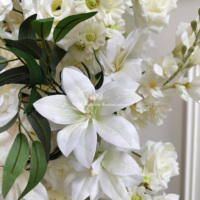Nouvelle Arche Florale Décorative Blanche et Verte pour Porte de Mariage, Support Croissant Floral, Décoration Extérieure de Porte de Mariage