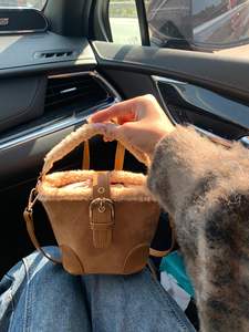 Bolso Mini Tipo Cubo de Lana de Cordero para Mujer, Moda de Invierno, Retro, Bandolera, Patrón Geométrico, Cierre Abierto, de un Solo Hombro, para Otoño - Product Image 6