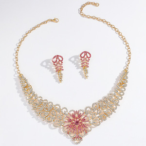 यूरोपीय अमेरिकी स्वभाव पूर्ण हीरे के हार इयररिंग्स ने शादी के ब्राइडल सूट के लिए फैशन गहने सेट किए - Product Image 5