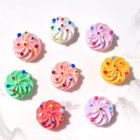 Nouveaux mini-gâteaux mignons en résine style figurine, aimants de réfrigérateur DIY, breloques pour coques de téléphone, pinces à cheveux, ornements 3D style patch, petits accessoires