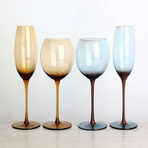 शराब के चश्मे सेट 6 रंगीन कस्टम वाइन डिकानेटर और वाइन ग्लास सेट थोक