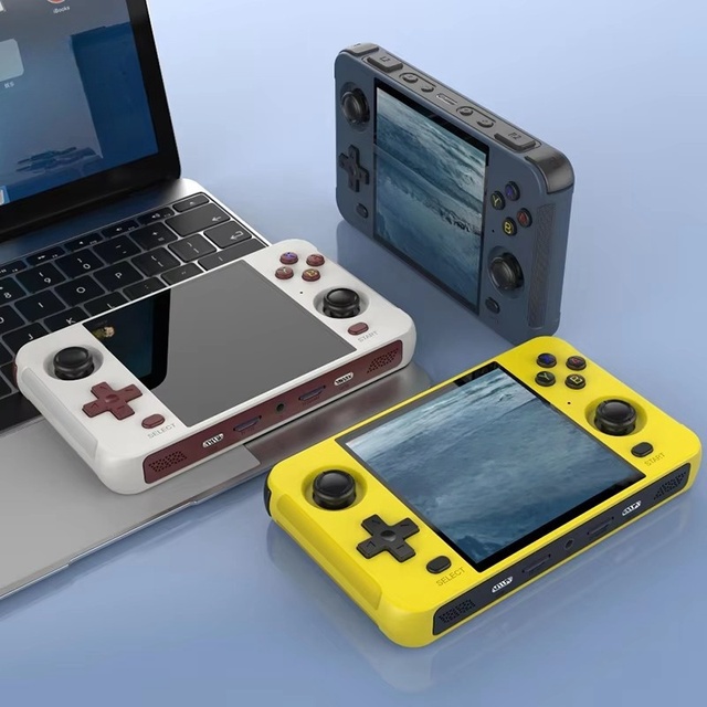 2025 New Gaming Console Spielkonsole 4 Inch Ips Screen Open Source Portable Handheld Classic Retro Game Video Player R40s R36s
