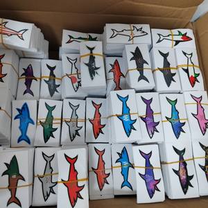 Drapeau national, requin de dessin animé, personnalisé, écologique, PVC, auto-adhésif, vernis UV, impression numérique, décoration en cristal - Product Image 4