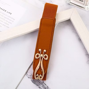 Nouvelle <span class=keywords><strong>ceinture</strong></span> de robe en PU rétro pour femmes, <span class=keywords><strong>ceinture</strong></span> fine élastique avec boucle en alliage, élégante, mode européenne et américaine, vente en gros, simple et polyvalente - Product Image 4
