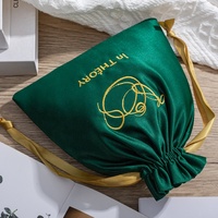 Sac à poussière recyclable en satin brodé brillant imprimé de logo personnalisé pour sous-vêtements sac à cordon emballage de cadeau de cheveux pochette en soie