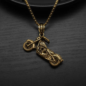 Hip Hop Punk Chariots Crâne Moto Tendance Étanche En Acier Inoxydable De Mode Bijoux Pendentif Colliers pour Hommes En Gros 2025 - Product Image 2