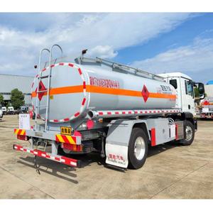 Camión de combustible móvil Sinotruk Motor diésel Camión tanque de combustible Fue Camión cisterna de aceite Camión de servicio pesado Tanque De Combustible De 8 <span class=keywords><strong>litros</strong></span> - Product Image 5