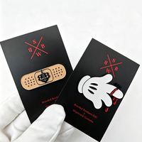 Pins en émail dur et doux, badges de revers en métal, pins personnalisés d'anime et de dessin animé, avec carte de support, design amusant et mignon, vente en gros