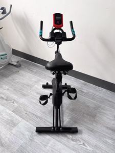 Bicicleta de Spinning Q3 de 150 kg de Alta Capacidad de Carga para Gimnasio, Equipo de Fitness con Volante, Venta al por Mayor para Fabricantes - Product Image 1