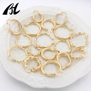 Perhiasan populer anting-anting Huggie berlapis emas Hoop Chunky geometris Hypoallergenic anting-anting pernyataan wanita