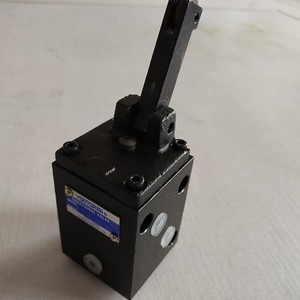 สถาบันวิจัยน้ำมันยูซี วาล์วลดแรงดัน DCT-01-2B2-10 วาล์วไฮดรอลิกทางเดียว วัสดุเหล็ก - Product Image 1