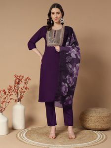 Vente en gros de vêtements pour femmes ensemble de pantalons Kurti avec belle broderie idéale tenue décontractée pour les occasions quotidiennes et spéciales - Product Image 4