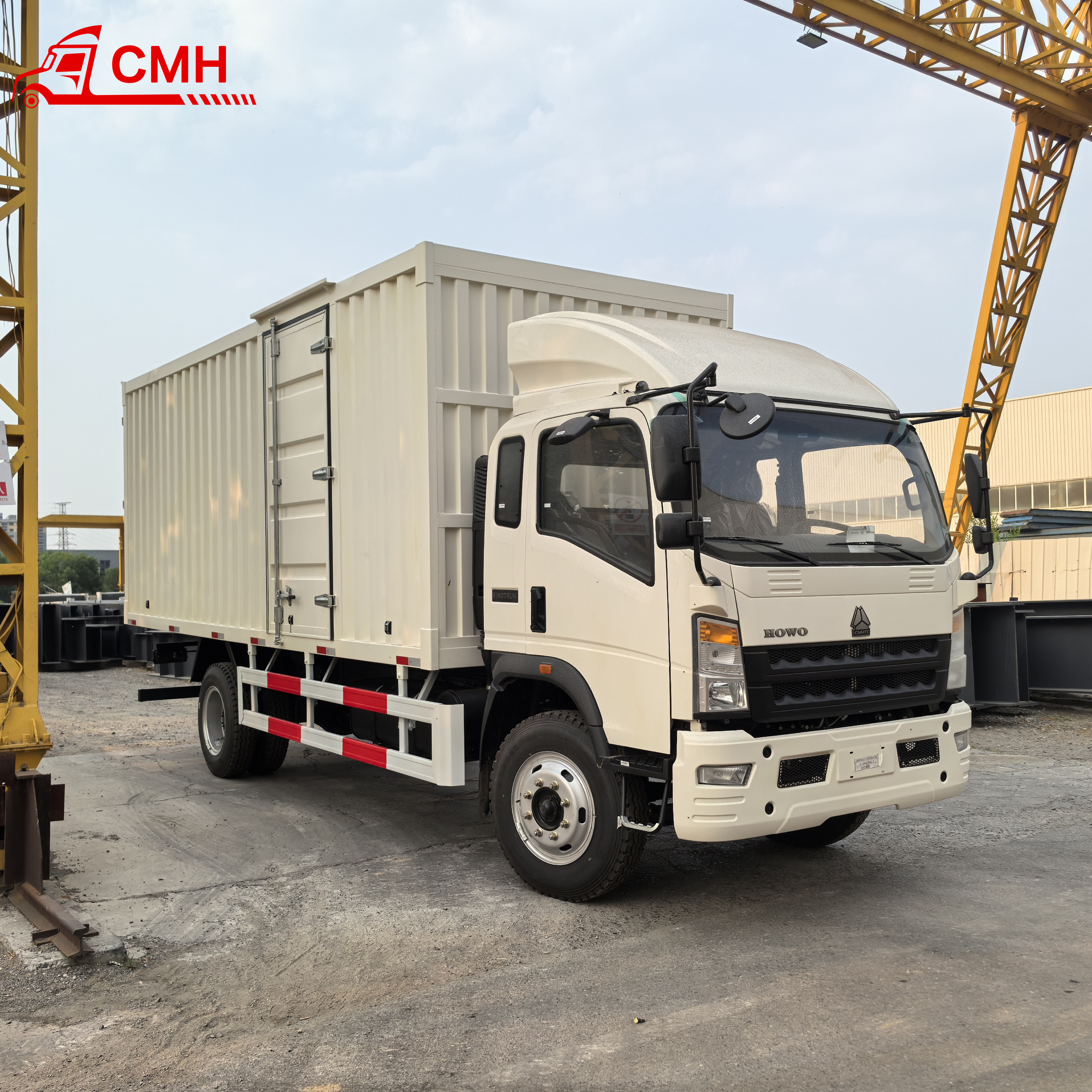 SINOTRUK HOWO 4x2 Light Cargo Carrier 160HP YN4110 Engine Euro III Urban Freight Solution