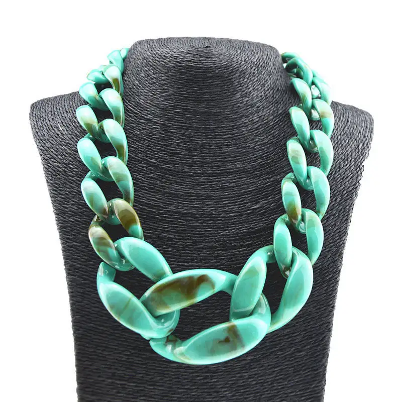 Hot Selling Women Exaggerated Plastic Resin Multi Style Collarbone Large Size Cuban Chain Necklace