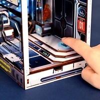 Hamaileon Pirate 3D DIY Toy Book Nook Kit LED Light pour Dollhouse Model Craft avec Wooden Miniature Puzzles