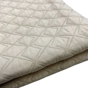 100% polyester tissu jacquard uni Polyester couche d'air enveloppé soie rhomboïde jacquard tissu