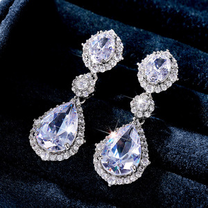Eleganti Orecchini Pendenti a Goccia per Donne, Orecchini Scintillanti Versatili per Uso Quotidiano, Gioielli alla Moda - Product Image 3