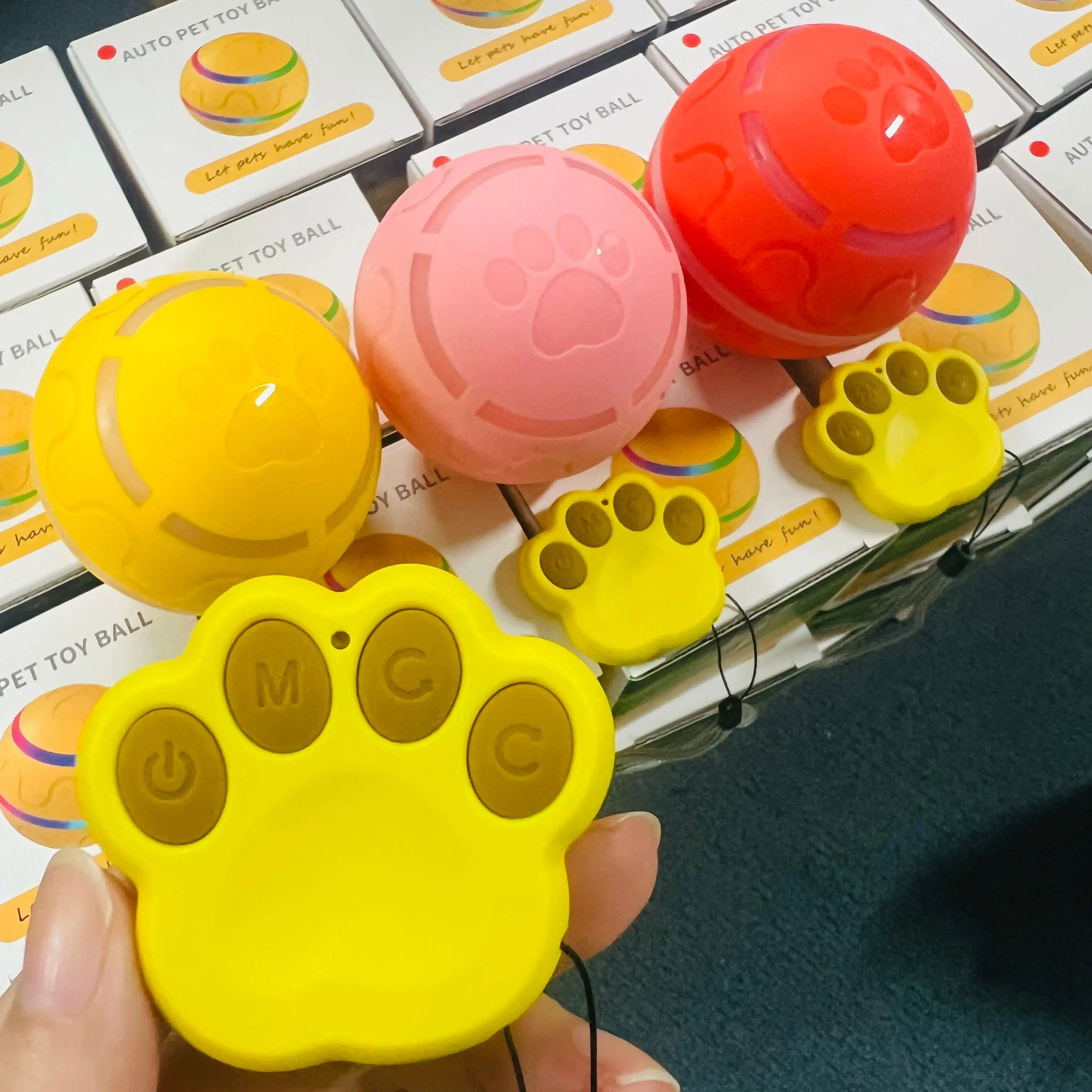 リモコンペット猫犬グローYOYOペットアクセサリー犬のおもちゃボールUSB充電スマート電子ペットボールLEDライトアップボール