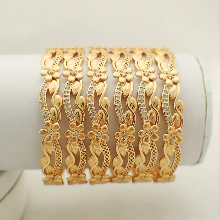 2022 Bijoux Africains Dubai Schmuck Kupfer Armreifen Vergoldung Armreifen für Frauen mit Blumen perle getragen Gold