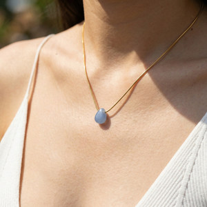 CAIOOCHE Gioielli all'Ingrosso, Collana con Pendente in Pietra Naturale a Goccia, Catena in Acciaio Inossidabile Placcato Oro, Design Semplice - Product Image 3