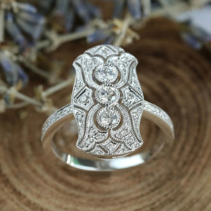 Anillo de Estilo Palaciego Vintage con Diseño Creativo Calado para Mujer - Product Image 3