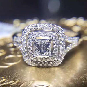 Anello con Diamante Taglio Principessa F961 in Oro Bianco Naturale Colore G Gioielli da Donna per Fidanzamento - Product Image 4