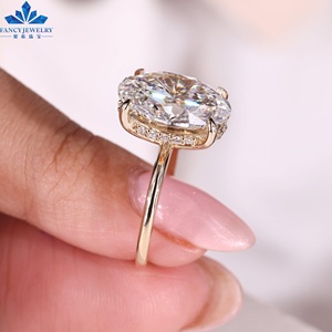 Anello Personalizzato con Diamante Sintetico 1-3ct, Halo Nascosto, Taglio Ovale DEF VVS, Fede Nuziale in Oro Massiccio 14K - Product Image 3