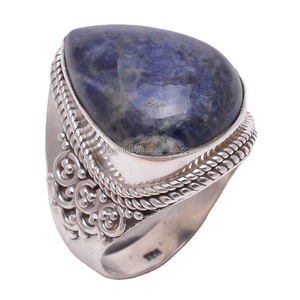 แหวนพลอยโซดาไลท์ธรรมชาติ แหวนเงินแท้ 925 งานแฮนด์เมด คลาสสิกสำหรับงานแต่งงาน ขายส่งเครื่องประดับจำนวนมาก - Product Image 1