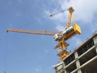 Grue à tour Zoomlion XGTL1600 neuve de 100 tonnes avec moteur et composants de transmission à haute efficacité et moment de charge élevé