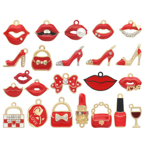 Breloques de maquillage girly : lèvres, rouge à lèvres, flacon de parfum, pour bijoux DIY, breloques en métal émaillé coloré pour chaussures à talons hauts et sacs à main - Product Image 1