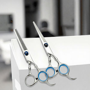 4 pièces à usage domestique lame en acier inoxydable Kit de <span class=keywords><strong>ciseaux</strong></span> de coiffure ensemble de coupe de cheveux de barbier pour l'amincissement et la coupe - Product Image 2