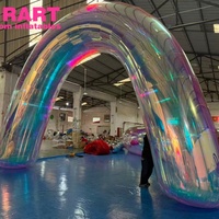 Arche miroir gonflable colorée pour la décoration d'événements et d'expositions