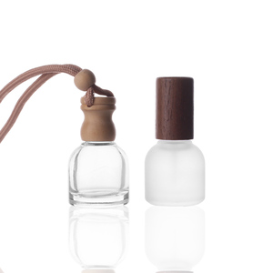 Difusor de fragancia automático de 10ml al por mayor, tapa de madera, botella de cristal vacía, ambientador de aire para coche, colgantes de suero para el cuidado de la piel, coche colgante - Product Image 3
