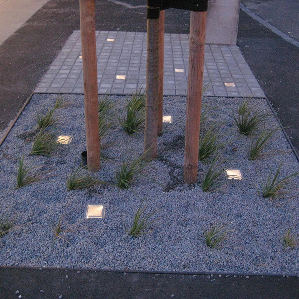 Driveway Indicator Lights - Durable Solar Pathway Reflectors