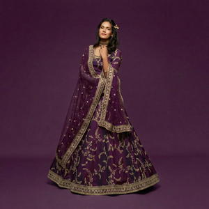 Ensemble de robe de demoiselle d'honneur en organza violet brodé avec imprimé floral, col bateau, manches courtes, longueur au sol - Product Image 1