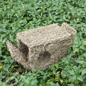 บ้านกระต่ายสานจากฟาง ทำมือ พับได้ สำหรับหนูแฮมสเตอร์ ใช้ในฤดูร้อน ขนาดกลาง ลายเรียบ รูปทรงสี่เหลี่ยม วัสดุจากหญ้า - Product Image 2