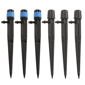 Goutteur réglable 13 cm noir avec capuchon bleu en PP, buse champignon à ressort 360 degrés pour irrigation goutte à goutte des vergers - Product Image 1