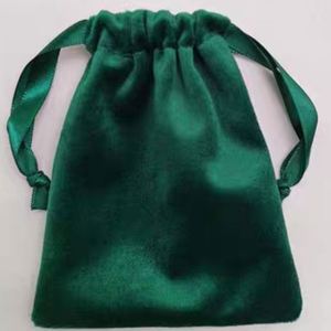 Pochette en velours doux avec cordon de serrage et logo personnalisé, sac à bijoux en suède avec pompon, emballage cadeau recyclable et écologique - Product Image 1