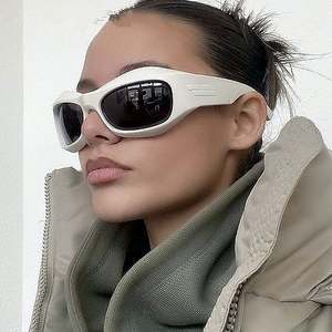 Gafas de Sol Cyberpunk Y2K de Moda para Hombre, Gafas Deportivas, Gafas de Sol de Ojo de Gato Extra Grandes para Hombre y Mujer - Product Image 3