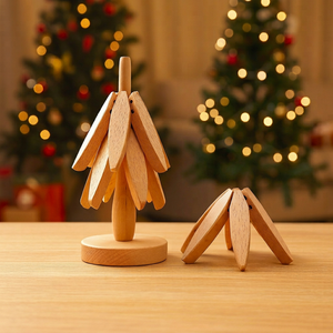 Décoration de Noël en bois, ornement de table fait main, forme personnalisée, finition bois naturel, décoration de fêtes - Product Image 1