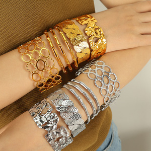 Bracelet tendance en alliage de zinc plaqué or 18 carats, design géométrique creux en bambou, bijoux de fête pour femmes - Product Image 4