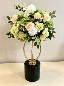LUYI Vente en gros de décorations florales réalistes pour allée de mariage, bouquet de fleurs artificielles vertes et blanches de 40-50 cm - Product Image 6