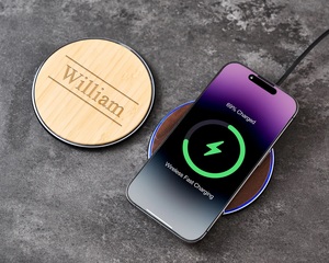 Chargeur sans fil en bois personnalisé de qualité supérieure avec logo sur mesure pour coffret cadeau d'entreprise - Product Image 6