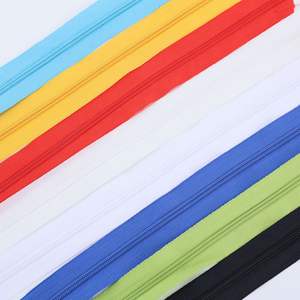 Chaîne à <span class=keywords><strong>fermeture</strong></span> éclair en nylon continue à prix bas 200 mètres 200 mètres de rouleau écologique en kg pour l'<span class=keywords><strong>utilisation</strong></span> du vêtement - Product Image 5