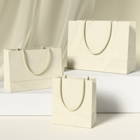 Sacs en papier portables avec poignée en ruban couleur champagne, logo personnalisé disponible, sacs cadeaux vert bordeaux personnalisables pour le shopping