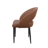 Chaise rembourrée en fer de style industriel rétro, coussin en cuir, rivets, structure métallique, tendance, bar, café, maison, cuisine