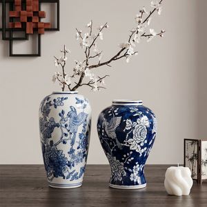 Jarrón de Porcelana Azul y Blanca Pintado Bajo el Esmalte, Cerámica de Estilo Chino Moderno, Decoración Floral para Sala de Estar - Product Image 3