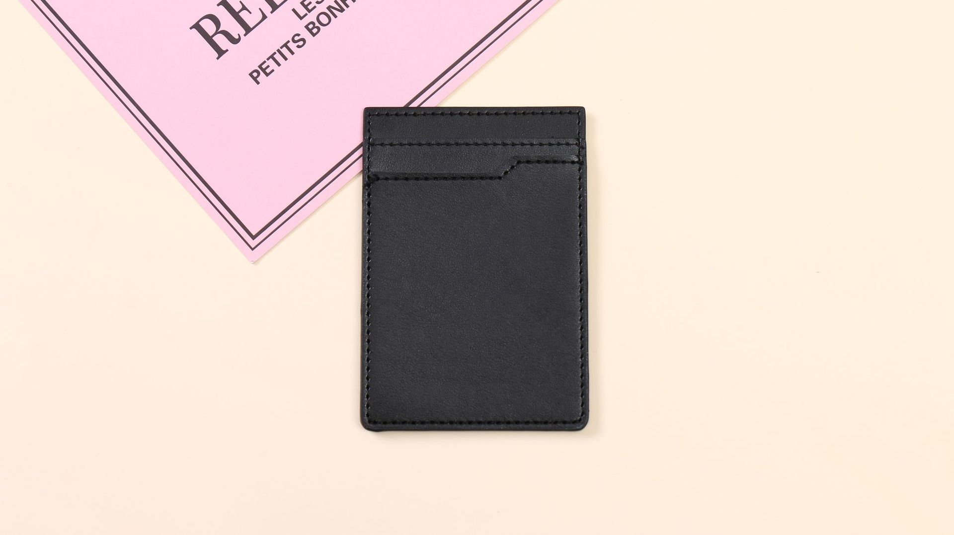 [ไม่มีวงแหวน ไม่มีแรงดึงดูดแม่เหล็ก]