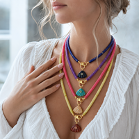 Collier Pendentif Zircon Coquillage Tendance avec Fermoir, Plaqué Or 18K, Chaîne Perles Pierres Naturelles Colorées, Ensemble de Bijoux pour Femme